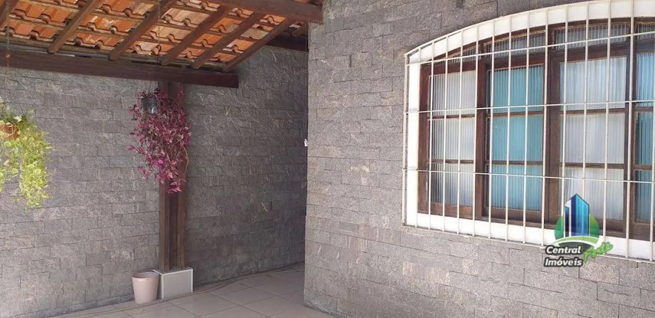 Foto 2 de Casa com 2 quartos à venda, 150m2 em Tupi, Praia Grande - SP