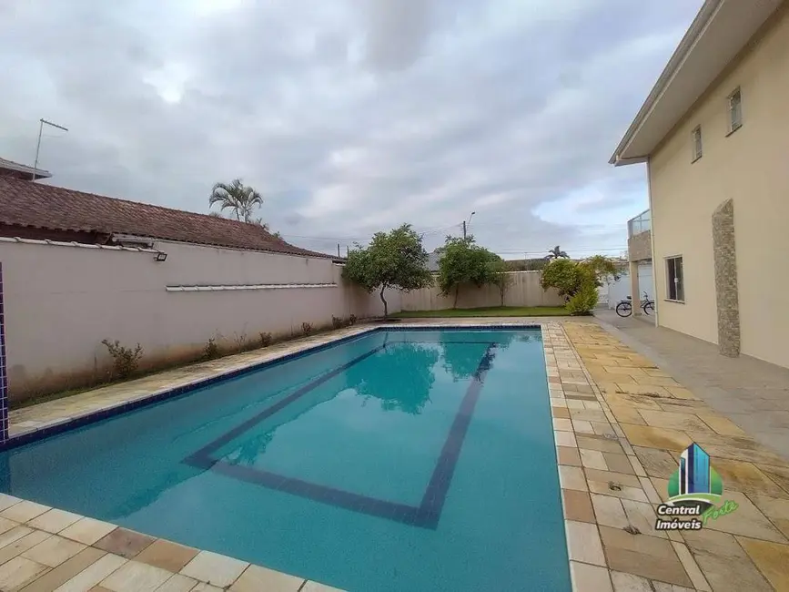 Foto 3 de Casa com 4 quartos à venda, 600m2 em Solemar, Praia Grande - SP