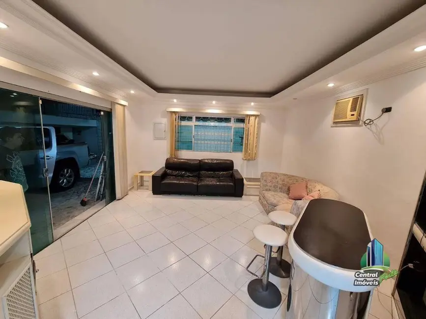 Casa com 4 quartos à venda, 1068m2 em Maracanã, Praia Grande - SP - imagem 6 Foto 6 de Casa com 4 quartos à venda, 1068m2 em Maracanã, Praia Grande - SP