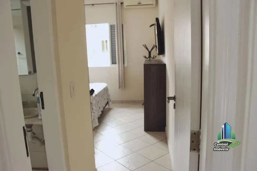 Foto 5 de Casa com 4 quartos à venda, 500m2 em Tupi, Praia Grande - SP
