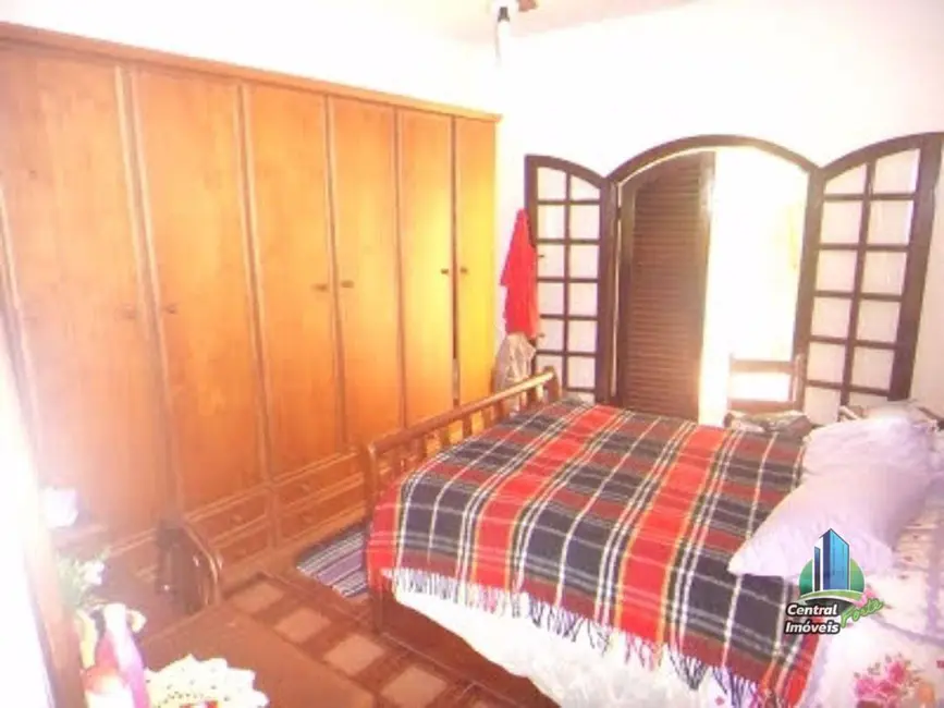 Foto 9 de Casa com 4 quartos à venda, 400m2 em Mirim, Praia Grande - SP