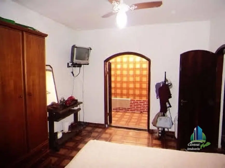 Foto 6 de Casa com 4 quartos à venda, 400m2 em Mirim, Praia Grande - SP