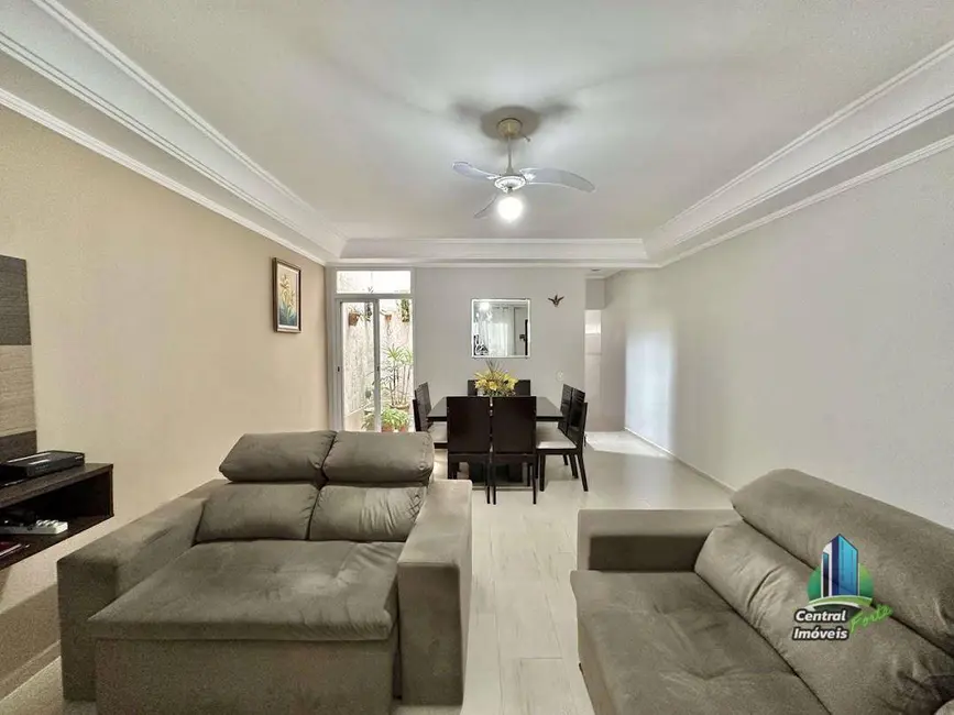 Foto 1 de Sobrado com 3 quartos à venda, 95m2 em Praia Grande - SP