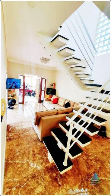 Foto 8 de Sobrado com 4 quartos à venda, 150m2 em Solemar, Praia Grande - SP