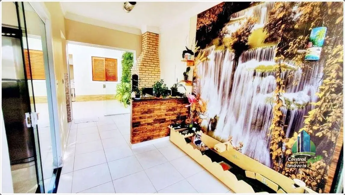 Foto 4 de Sobrado com 4 quartos à venda, 150m2 em Solemar, Praia Grande - SP