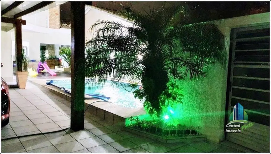 Foto 3 de Sobrado com 4 quartos à venda, 150m2 em Solemar, Praia Grande - SP