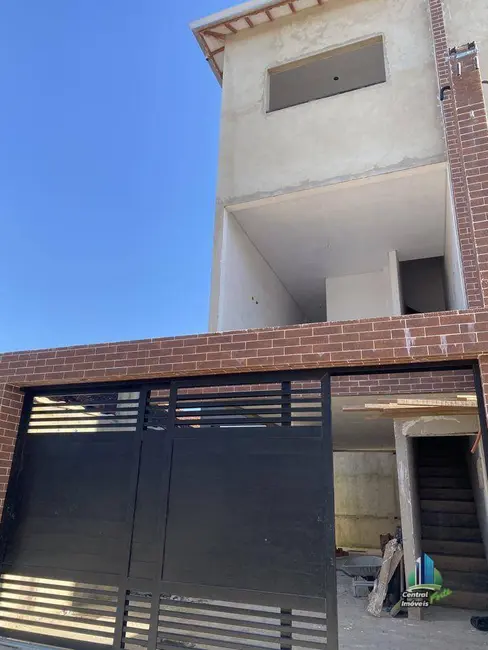 Foto 2 de Sobrado com 2 quartos à venda, 75m2 em Maracanã, Praia Grande - SP
