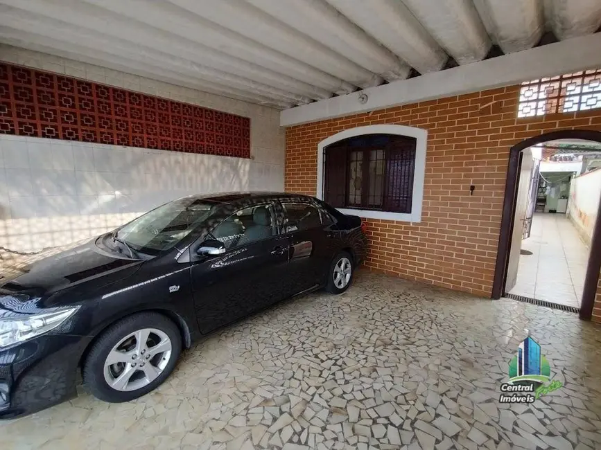 Foto 2 de Casa com 2 quartos à venda, 128m2 em Praia Grande - SP