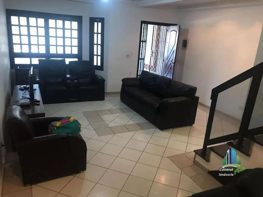 Foto 2 de Sobrado com 3 quartos à venda, 150m2 em Mirim, Praia Grande - SP