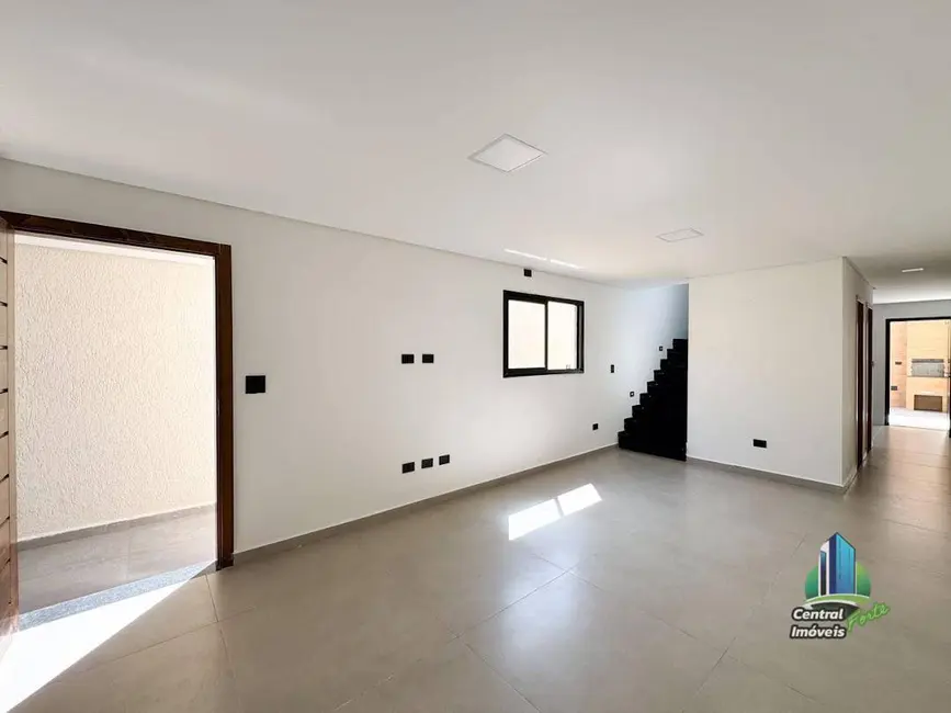 Sobrado com 3 quartos à venda, 120m2 em Praia Grande - SP - imagem 9 Foto 9 de Sobrado com 3 quartos à venda, 120m2 em Praia Grande - SP