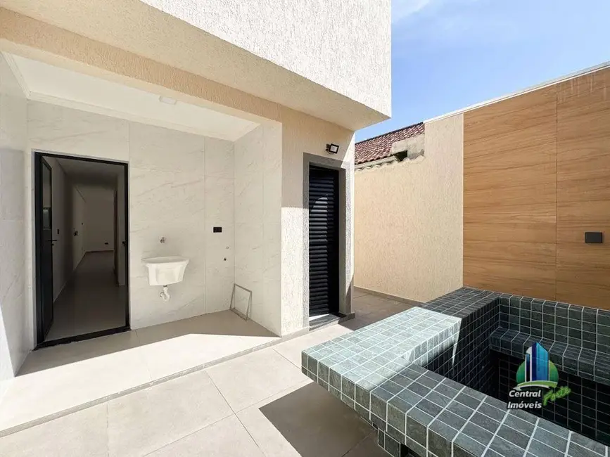 Sobrado com 3 quartos à venda, 120m2 em Praia Grande - SP - imagem 5 Foto 5 de Sobrado com 3 quartos à venda, 120m2 em Praia Grande - SP