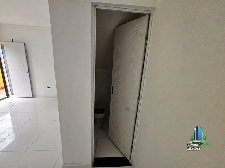 Sobrado com 2 quartos à venda, 57m2 em Praia Grande - SP - imagem 3 Foto 3 de Sobrado com 2 quartos à venda, 57m2 em Praia Grande - SP