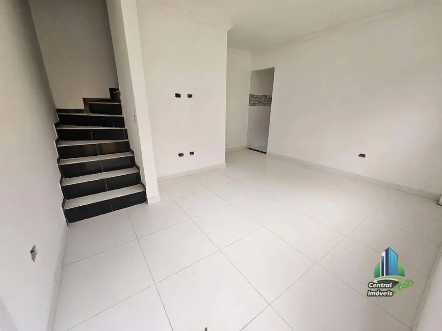 Sobrado com 2 quartos à venda, 57m2 em Praia Grande - SP - imagem 1 Foto 1 de Sobrado com 2 quartos à venda, 57m2 em Praia Grande - SP