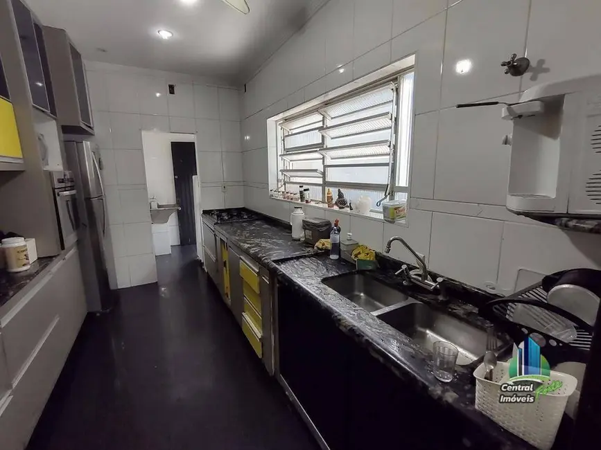 Casa com 3 quartos à venda, 360m2 em Canto do Forte, Praia Grande - SP - imagem 8 Foto 8 de Casa com 3 quartos à venda, 360m2 em Canto do Forte, Praia Grande - SP