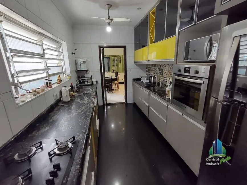 Casa com 3 quartos à venda, 360m2 em Canto do Forte, Praia Grande - SP - imagem 2 Foto 2 de Casa com 3 quartos à venda, 360m2 em Canto do Forte, Praia Grande - SP