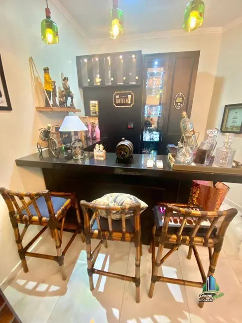 Foto 9 de Sobrado com 4 quartos à venda, 351m2 em Praia Grande - SP