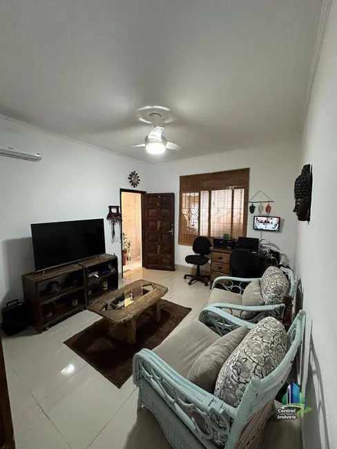 Casa com 3 quartos à venda, 150m2 em Praia Grande - SP - imagem 1 Foto 1 de Casa com 3 quartos à venda, 150m2 em Praia Grande - SP
