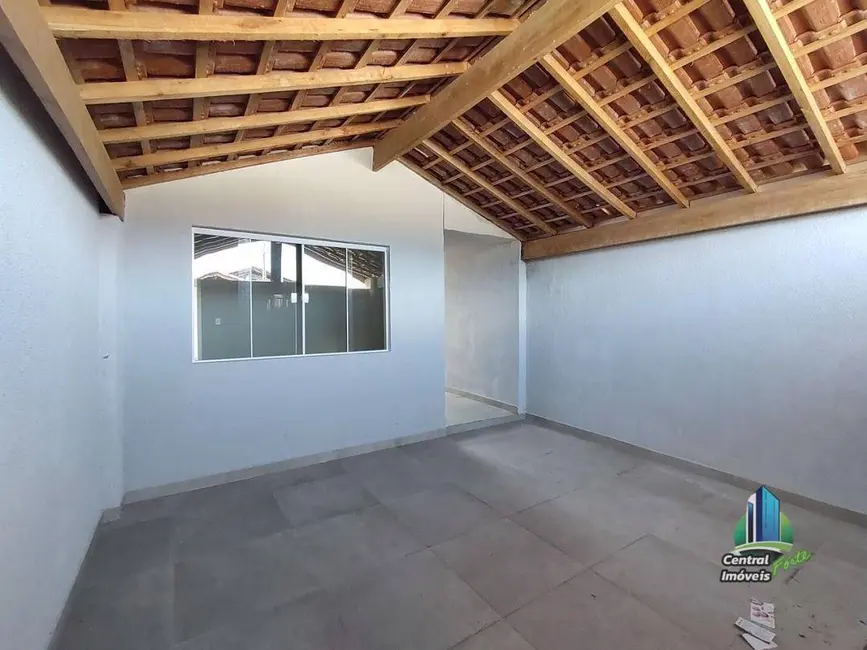 Foto 2 de Casa com 2 quartos à venda, 150m2 em Tupi, Praia Grande - SP