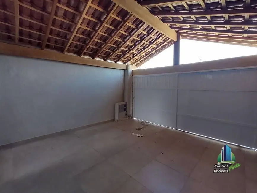 Foto 4 de Casa com 2 quartos à venda, 150m2 em Tupi, Praia Grande - SP