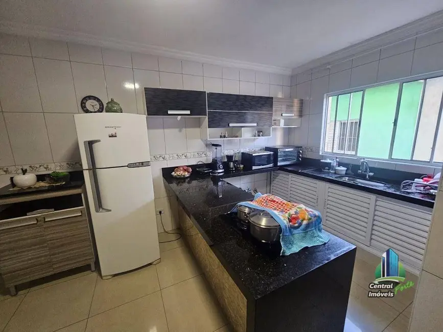 Foto 8 de Sobrado com 4 quartos à venda, 260m2 em Praia Grande - SP