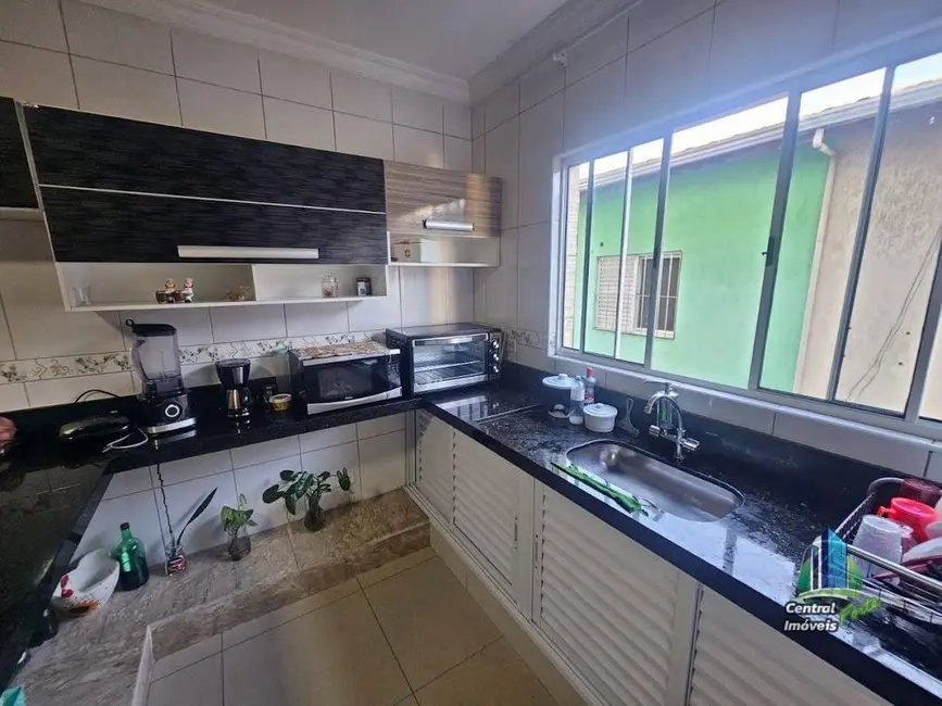 Foto 9 de Sobrado com 4 quartos à venda, 260m2 em Praia Grande - SP