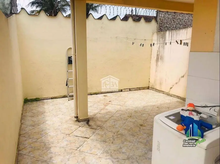 Foto 9 de Casa com 2 quartos à venda, 130m2 em Itanhaem - SP