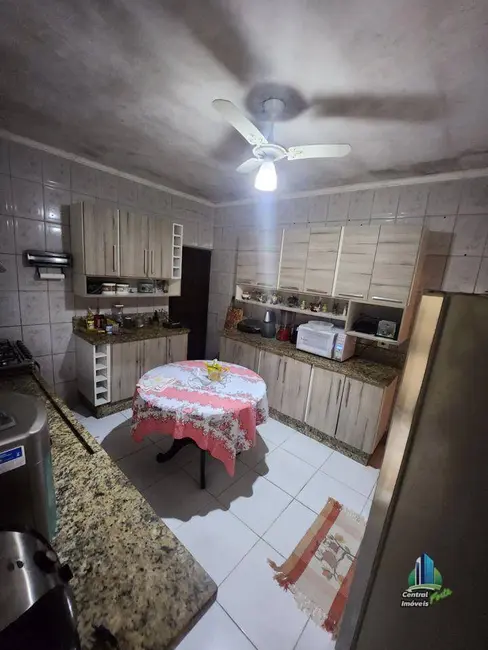 Foto 2 de Casa com 2 quartos à venda, 251m2 em Aviação, Praia Grande - SP