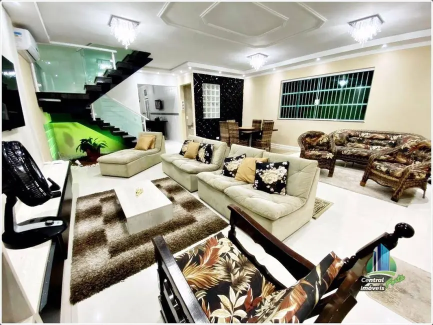 Foto 2 de Casa com 5 quartos à venda, 300m2 em Solemar, Praia Grande - SP