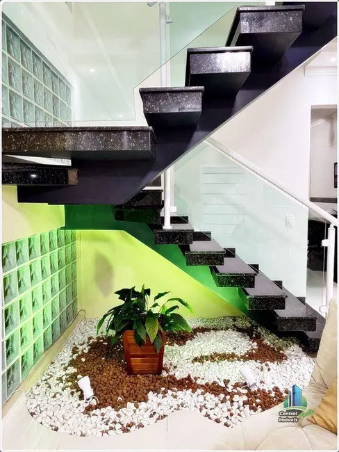 Foto 8 de Casa com 5 quartos à venda, 300m2 em Solemar, Praia Grande - SP