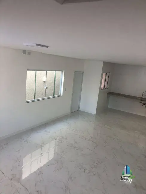Foto 3 de Sobrado com 3 quartos à venda, 250m2 em Tupi, Praia Grande - SP