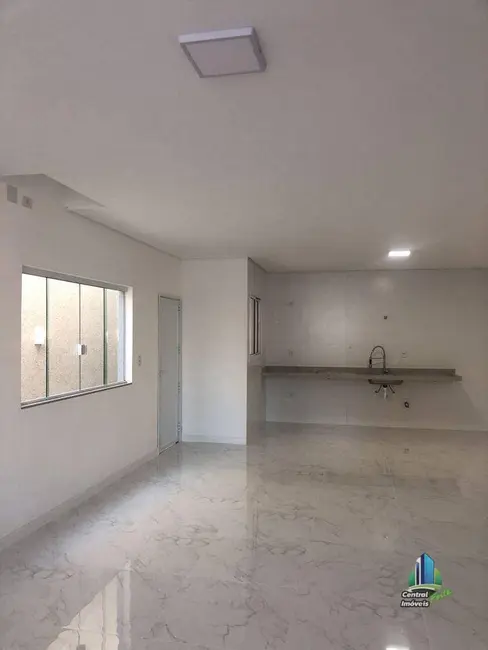 Foto 4 de Sobrado com 3 quartos à venda, 250m2 em Tupi, Praia Grande - SP