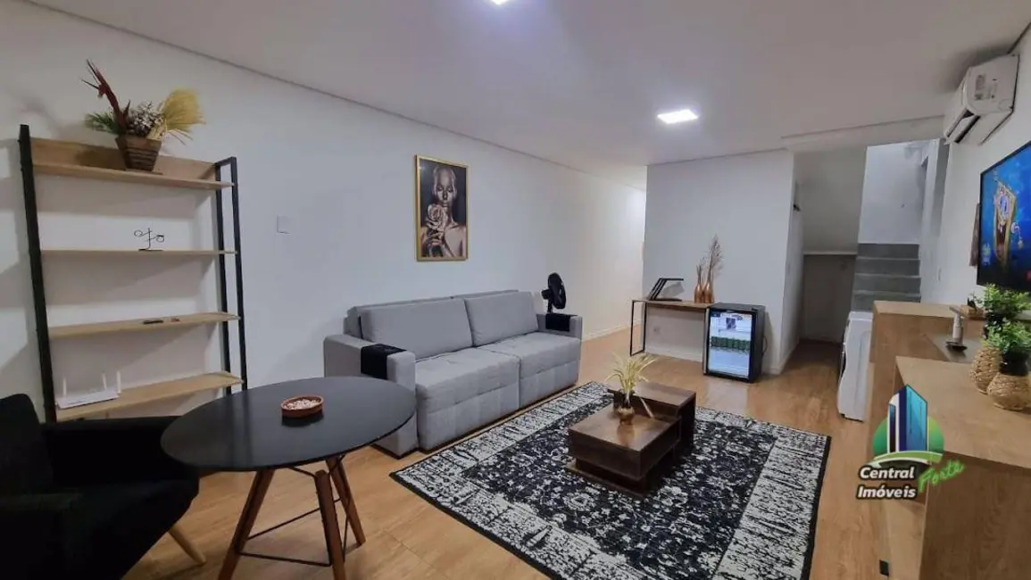 Sobrado com 3 quartos à venda, 250m2 em Centro, Peruibe - SP - imagem 9 Foto 9 de Sobrado com 3 quartos à venda, 250m2 em Centro, Peruibe - SP