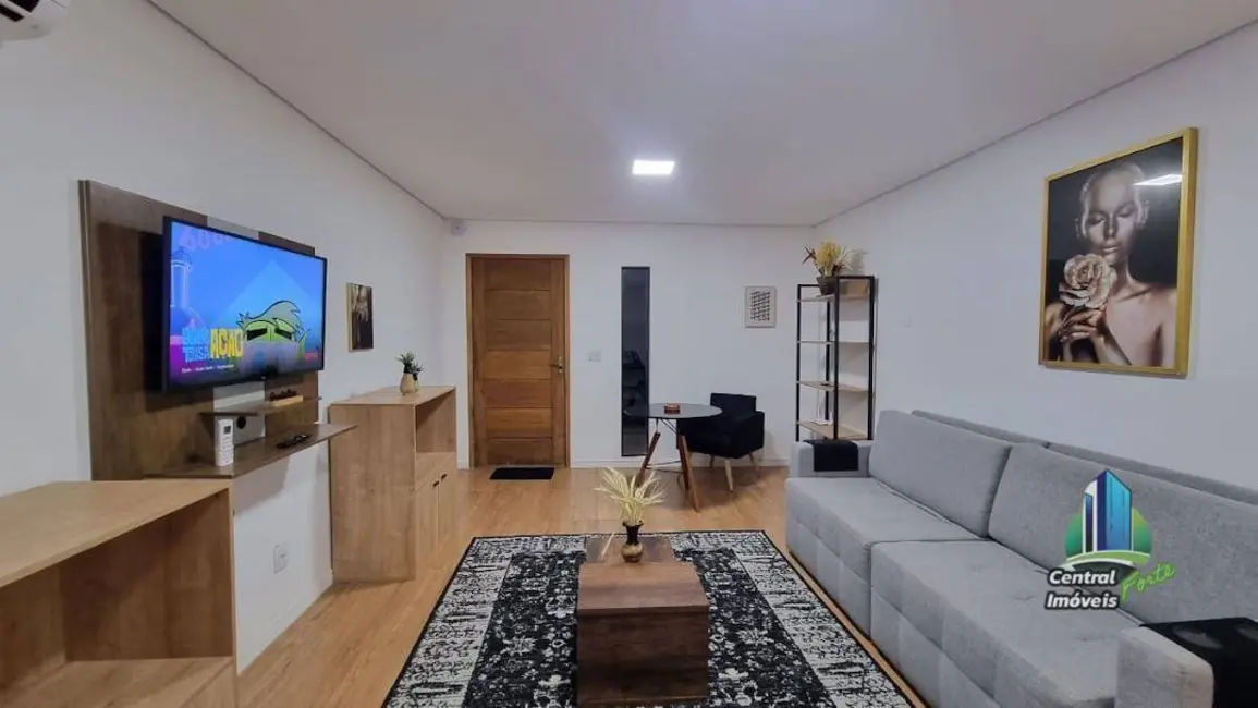 Sobrado com 3 quartos à venda, 250m2 em Centro, Peruibe - SP - imagem 6 Foto 6 de Sobrado com 3 quartos à venda, 250m2 em Centro, Peruibe - SP