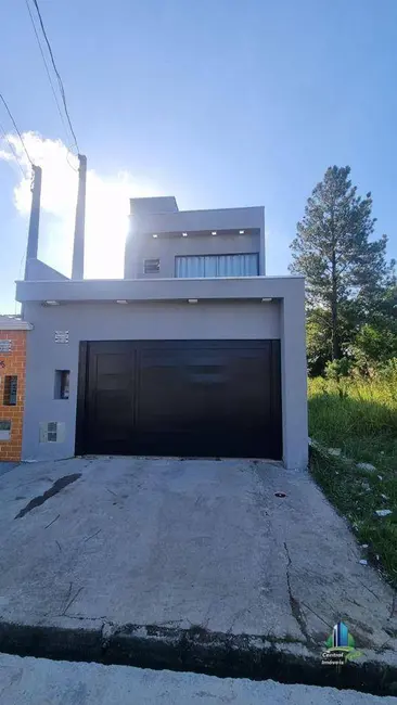 Foto 1 de Sobrado com 3 quartos à venda, 250m2 em Centro, Peruibe - SP