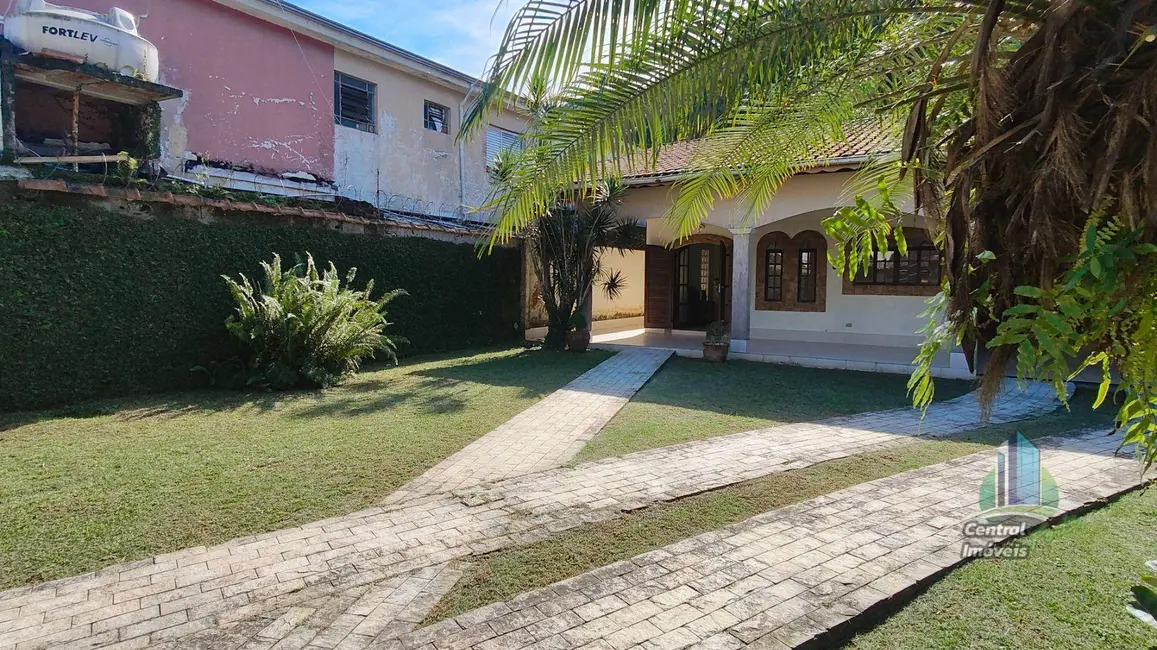 Casa com 3 quartos à venda, 346m2 em Canto do Forte, Praia Grande - SP - imagem 3 Foto 3 de Casa com 3 quartos à venda, 346m2 em Canto do Forte, Praia Grande - SP