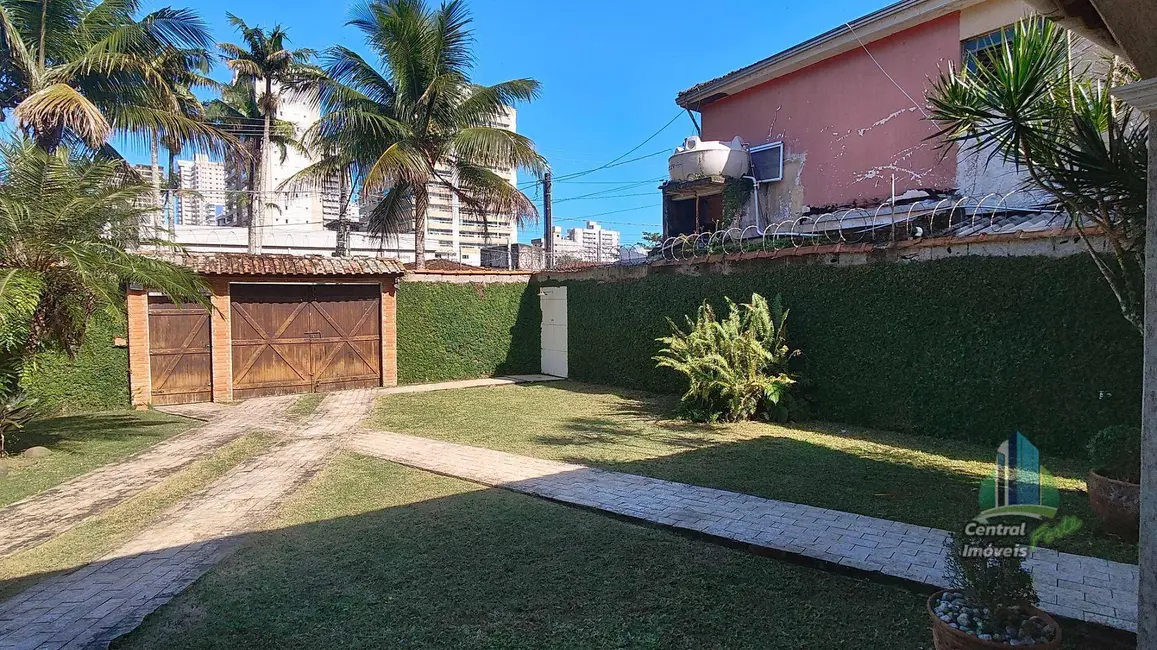 Casa com 3 quartos à venda, 346m2 em Canto do Forte, Praia Grande - SP - imagem 6 Foto 6 de Casa com 3 quartos à venda, 346m2 em Canto do Forte, Praia Grande - SP