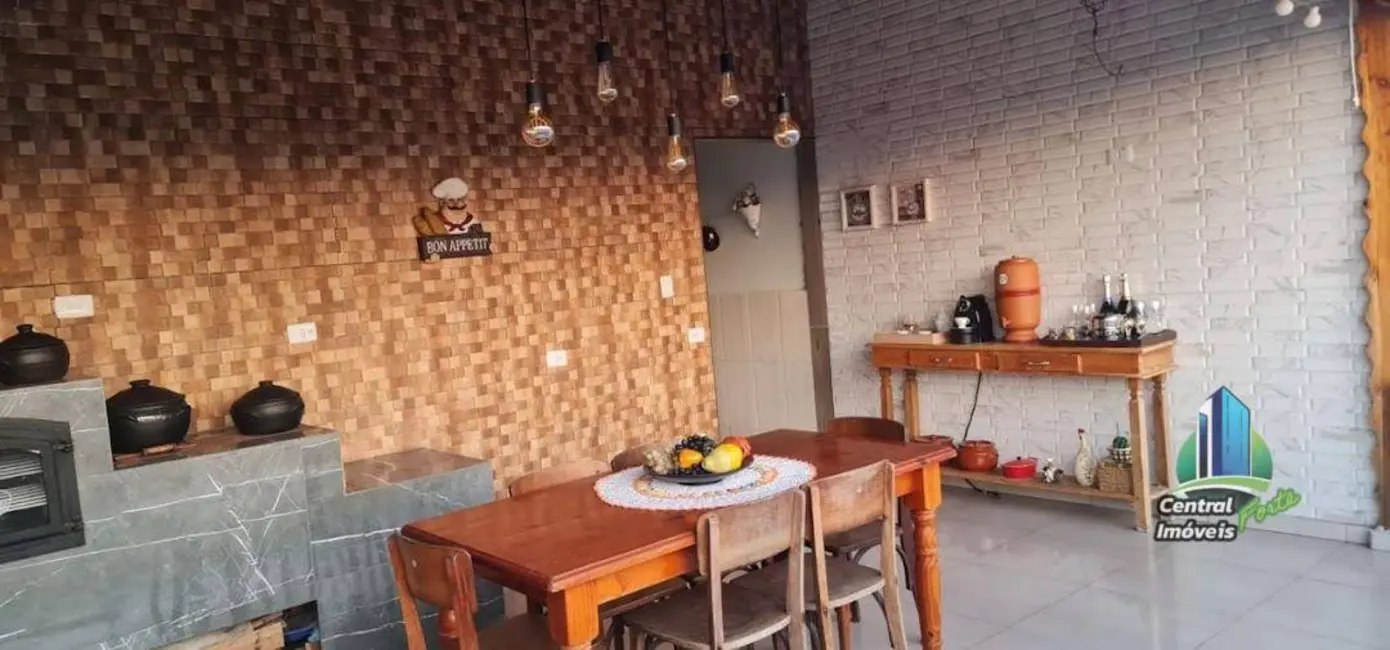 Foto 4 de Sobrado com 4 quartos à venda, 260m2 em Praia Grande - SP