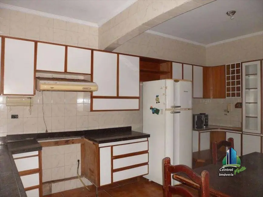 Casa com 3 quartos à venda, 180m2 em Aviação, Praia Grande - SP - imagem 7 Foto 7 de Casa com 3 quartos à venda, 180m2 em Aviação, Praia Grande - SP