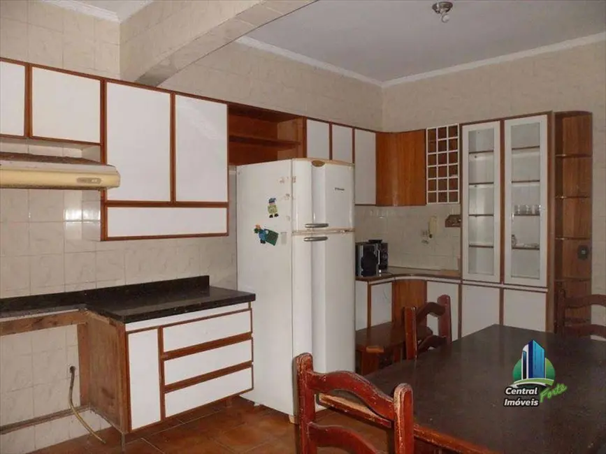 Casa com 3 quartos à venda, 180m2 em Aviação, Praia Grande - SP - imagem 6 Foto 6 de Casa com 3 quartos à venda, 180m2 em Aviação, Praia Grande - SP