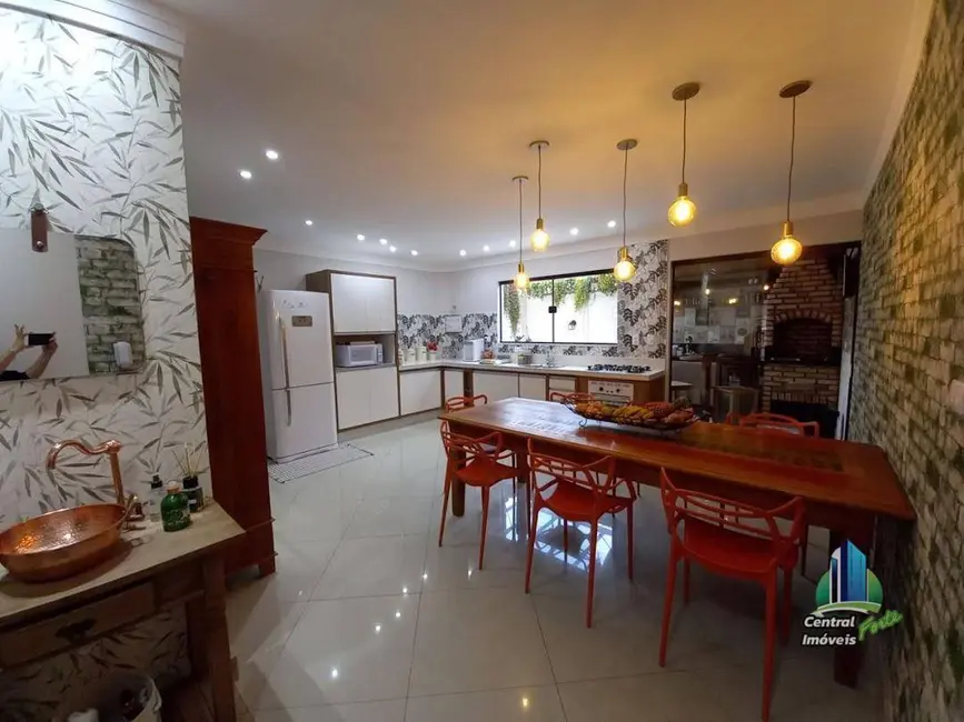 Foto 8 de Sobrado com 3 quartos à venda, 175m2 em Canto do Forte, Praia Grande - SP