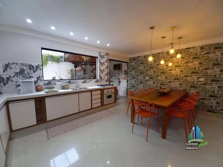 Foto 6 de Sobrado com 3 quartos à venda, 175m2 em Canto do Forte, Praia Grande - SP