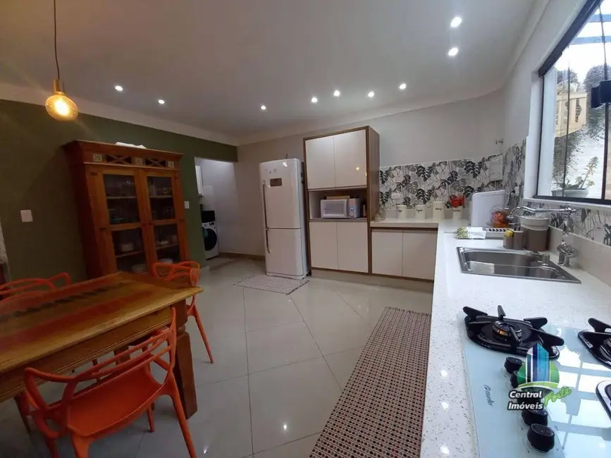 Foto 7 de Sobrado com 3 quartos à venda, 175m2 em Canto do Forte, Praia Grande - SP