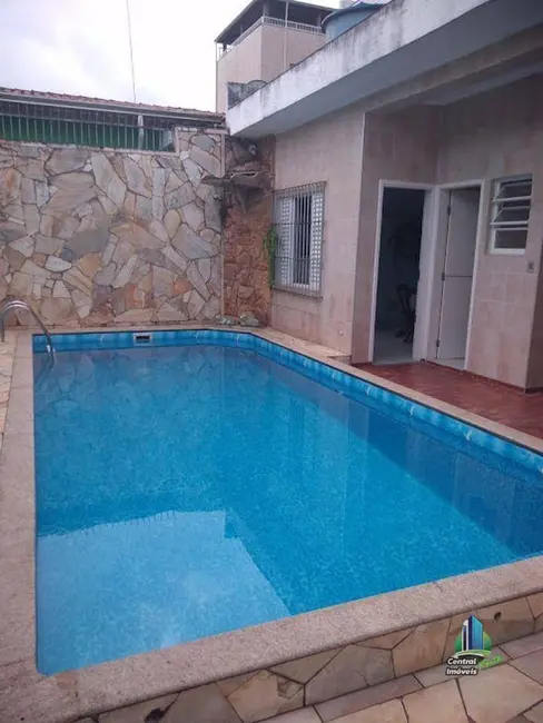 Casa com 2 quartos à venda, 270m2 em Praia Grande - SP - imagem 2 Foto 2 de Casa com 2 quartos à venda, 270m2 em Praia Grande - SP