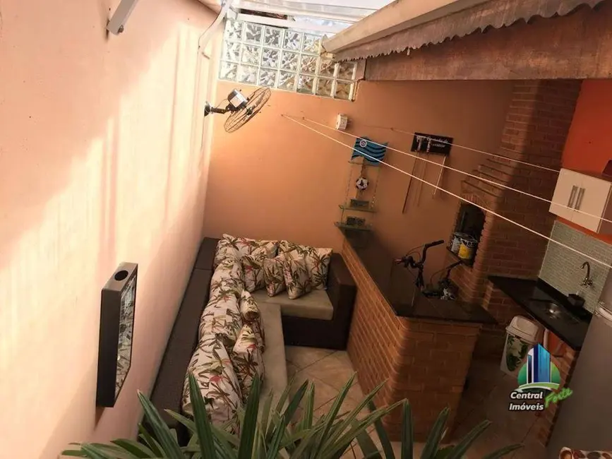 Foto 1 de Casa com 2 quartos à venda, 180m2 em Praia Grande - SP