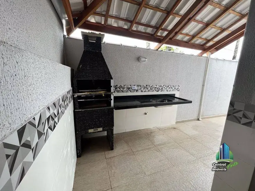 Foto 2 de Sobrado com 2 quartos à venda, 150m2 em Praia Grande - SP