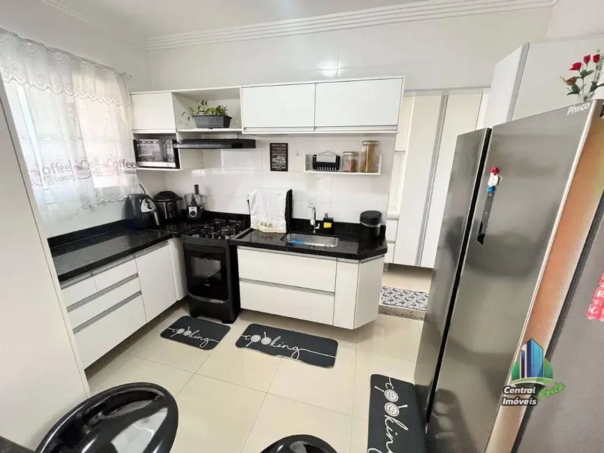 Foto 4 de Apartamento com 2 quartos à venda, 94m2 em Tupi, Praia Grande - SP