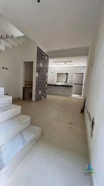 Foto 2 de Sobrado com 2 quartos à venda, 54m2 em Maracanã, Praia Grande - SP