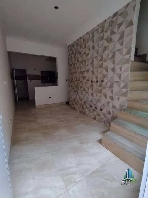 Sobrado com 2 quartos à venda, 54m2 em Praia Grande - SP - imagem 1 Foto 1 de Sobrado com 2 quartos à venda, 54m2 em Praia Grande - SP
