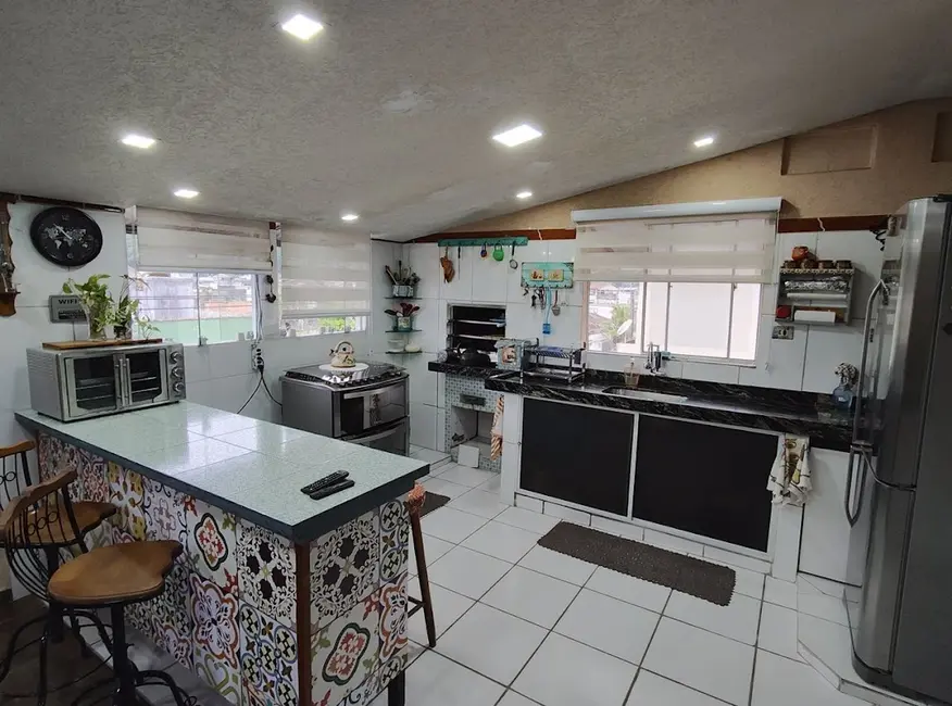 Foto 4 de Sobrado com 3 quartos à venda, 300m2 em Jardim Bechara, Sao Vicente - SP