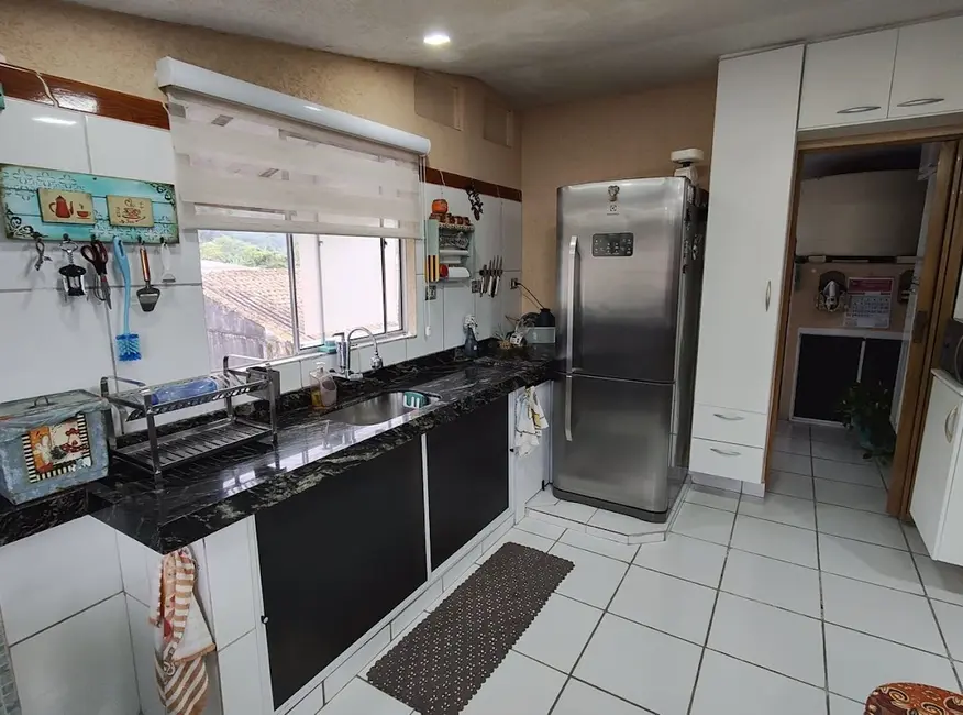 Foto 7 de Sobrado com 3 quartos à venda, 300m2 em Jardim Bechara, Sao Vicente - SP